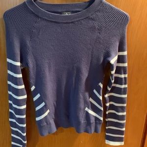 BNWT NY AND CO LONG SLEEVE CROP TOP